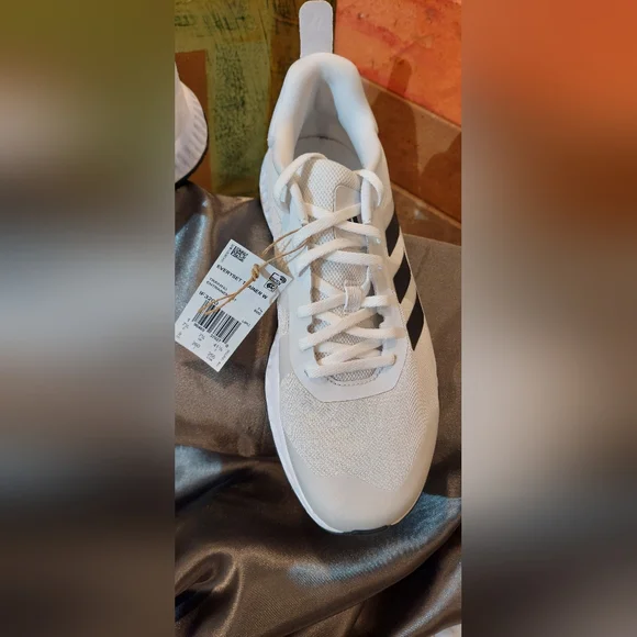 Adidas Men's White and Black Running Shoes - Picture 3 of 6